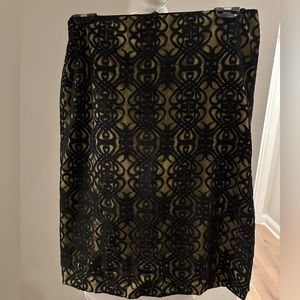 Coldwater Creek Pencil Skirt Black Lace w/ Yellow Lining size 4